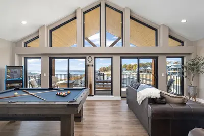 Image de Amazing Lakeview, Private Putting Green, Hot Tub, Pools, Pool Table, Pickleball