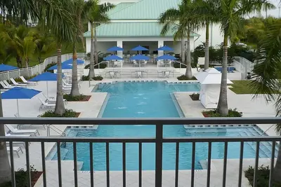 Image de Unbeatable Resort-Style Living in Miami! 2 Rooms | Outdoor Pool + Fitness Center