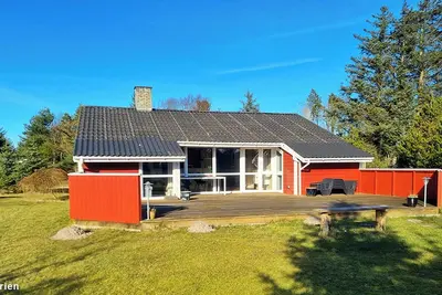 Image de Schönes Ferienhaus auf Großzügigem Naturgrundstück