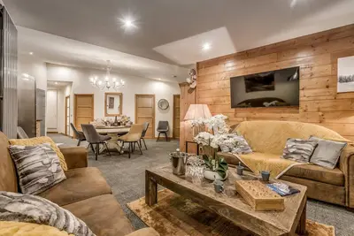 Image de Confort, 84m², 8 personnes, Tignes Le Lac, avec balcon, Wifi, accès direct pistes