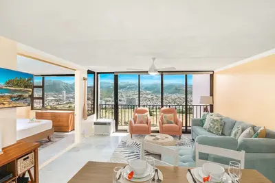 Image de Waikiki condo w/ skyline & beach access