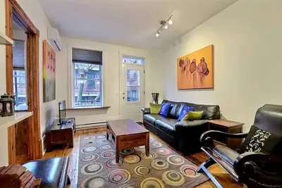 Image de Luxury Quiet Old Montreal Home