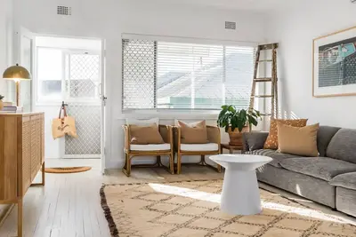 Image de Bella Bay 2 Upstairs Unit | Prime Location