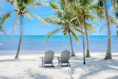 Image de Beachfront paradise with private pool, ocean view, full kitchen, & shaded patio