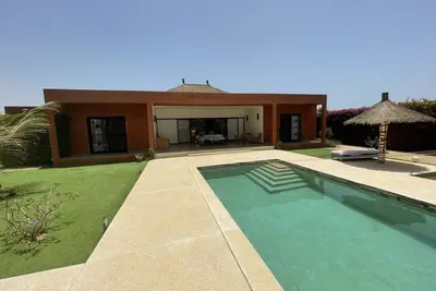 Image de Jolie villa avec piscine privée dans résidence sécurisée