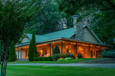 Image de The Falls at Whitetail Ranch - Intimate Retreat