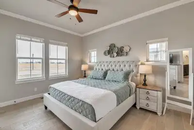 Image de New, High-end Townhouse w/ Garage. Quick walk to Tpc Colorado Golf Course