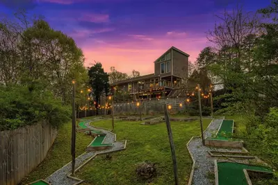 Image de Hot Tub & Mini Golf: Mtn-View Haven in Kodak!