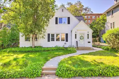 Image de Elegant Home w/ Deck, 5 Blocks to Mayo Clinic