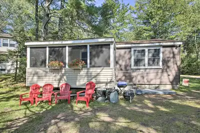 Image de Raymond Retreat w/ 200 Feet of Private Beach!