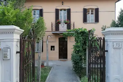 Image de Old mansion with Provencal flavor in the center with garden and private parking!