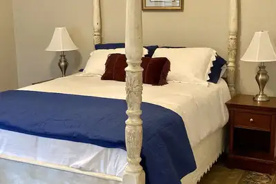 Image de Stylish Townhome near Rest's, Shopping