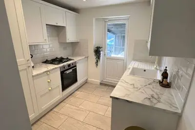 Image de Cozy Cottage, super close to shops & tube station