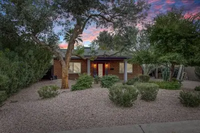 Casa Del Luna in Biltmore