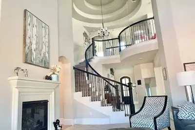 Entire home monthly rental 3 months minimum.