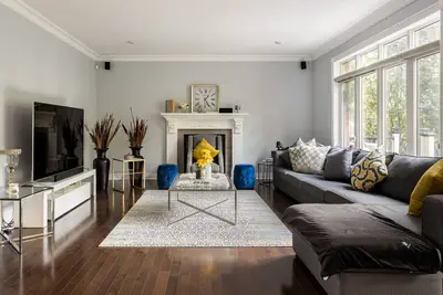 Image de Modern & Quiet 4-Bedroom Home With A Patio/Walkout-5min drive to Masonville Mall