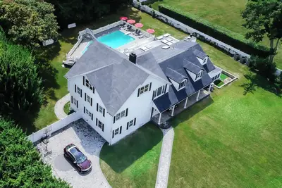 Image de Luxury 8br Villa w/ Heated Pool, Hot Tubs, Home Theater – Sleeps 16