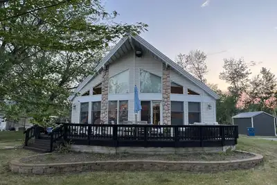 Image de Relaxing Refuge: Lakefront Cottage