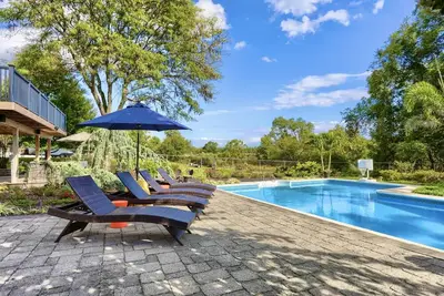 Image de Hershey Attractions! Fire Pit, Hot Tub, Pool, Game Room and 15 Mins To Hershey!