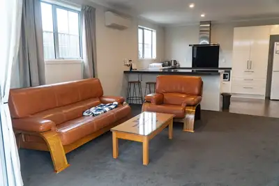 Image de Cosy 3-bedroom Cottage with short walk to the lake