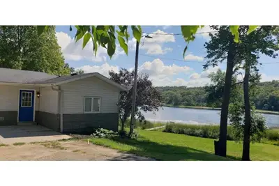 Image de Spacious Private Cabin with Lake View & Access