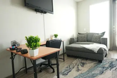 Image de Luxe Condo Near Downtown | Rooftop Balcony, Fast Wifi, Gym