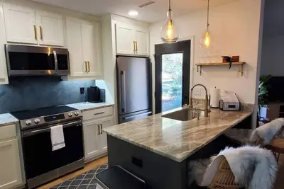 Image de On Golf Course | Peaceful | Central | Upscale