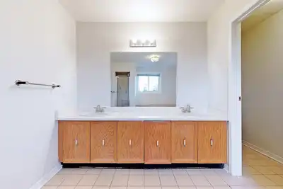 Image de Cheerful and Spacious 6 Bedroom and 4 Bathroom House