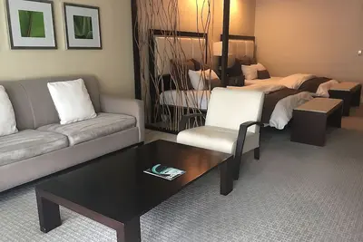 Image de Live in Style - Miami Awaits You! Relaxing Room w/ Full Kitchen | Hot tub + Spa