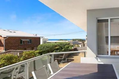 Moon Glow | Accom Holidays
