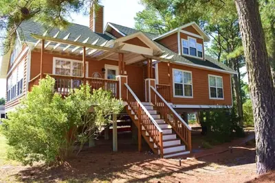 Image de Island Girl | 4br Canal-Front Home w/ Private Dock & Screened Porch
