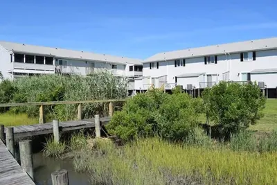 Image de Ride the Wave - 2br | Close to Maddox | Shared Pier