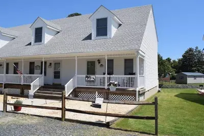 Image de Saltwater Sunrise- 2br | Pond Front | Close to Park