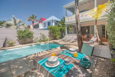 Image de Aquamarine, jolie maison 2 chambres avec piscine privée!