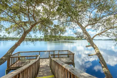 Image de Buster's View 1br/1ba overlooking Carrabelle River- Winter Special $99 per night
