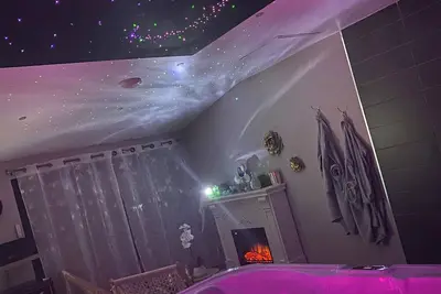 Image de Spa privatif jacuzzi et sauna, maison de ville 4 personnes