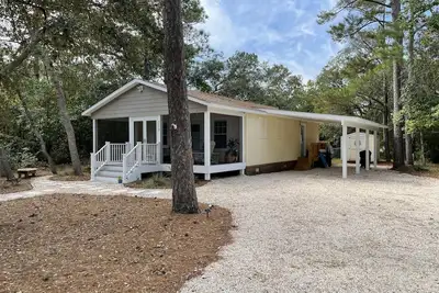 Image de Quiet, Quaint, and Close to the Beach!