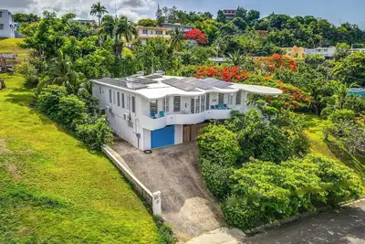 Image de Hideaway with Wraparound Balcony: Beautiful Views, Great Vibes, Family Friendly