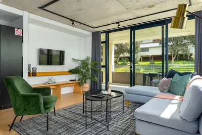 Image de Contemporary 2-Bed at the Peak of Bo-Kaap - Pool