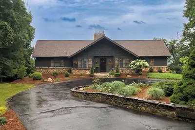 Image de Modern rustic home with spectacular mountain views and sunsets!