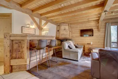 Image de Chalet Guytoune est un authentique chalet de luxe aux prestations exceptionnelles avec vue. . .
