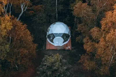 Image de Expérience unique en dôme: confort, cuisine, lac, feu de camp. Ouvert mi-mai à o