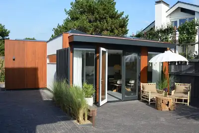 Image de Olive Beach, Own parking space with charging point