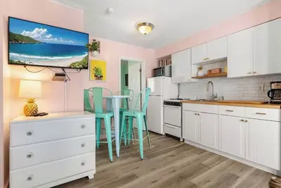 Steps to Beach and Boardwalk | Pineapple Retreat