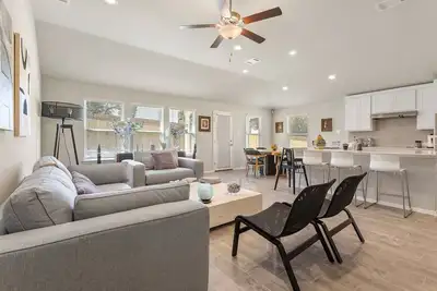 Image de Brand New Lake Travis by Barcle