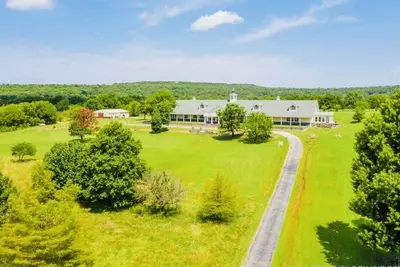 Image de Midwest Castle Retreat sleeps 20+