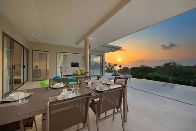 Image de 3Br Seaview Villa, Private Infinity Pool, Elect Included, 5 min walk to beach