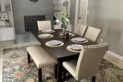 Image de Relaxing home minutes from downtown Thomasville, big backyard fire pit, & grill