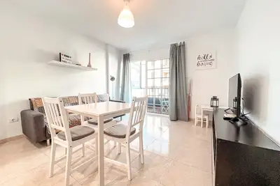 Image de Comfortable apartment near the beach with top restaurants and shopping options.