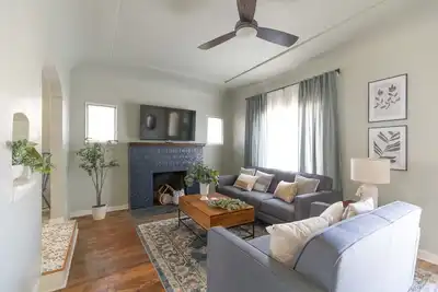 Image de Beautifully Updated Historic Home conveniently located in downtown Mesa!